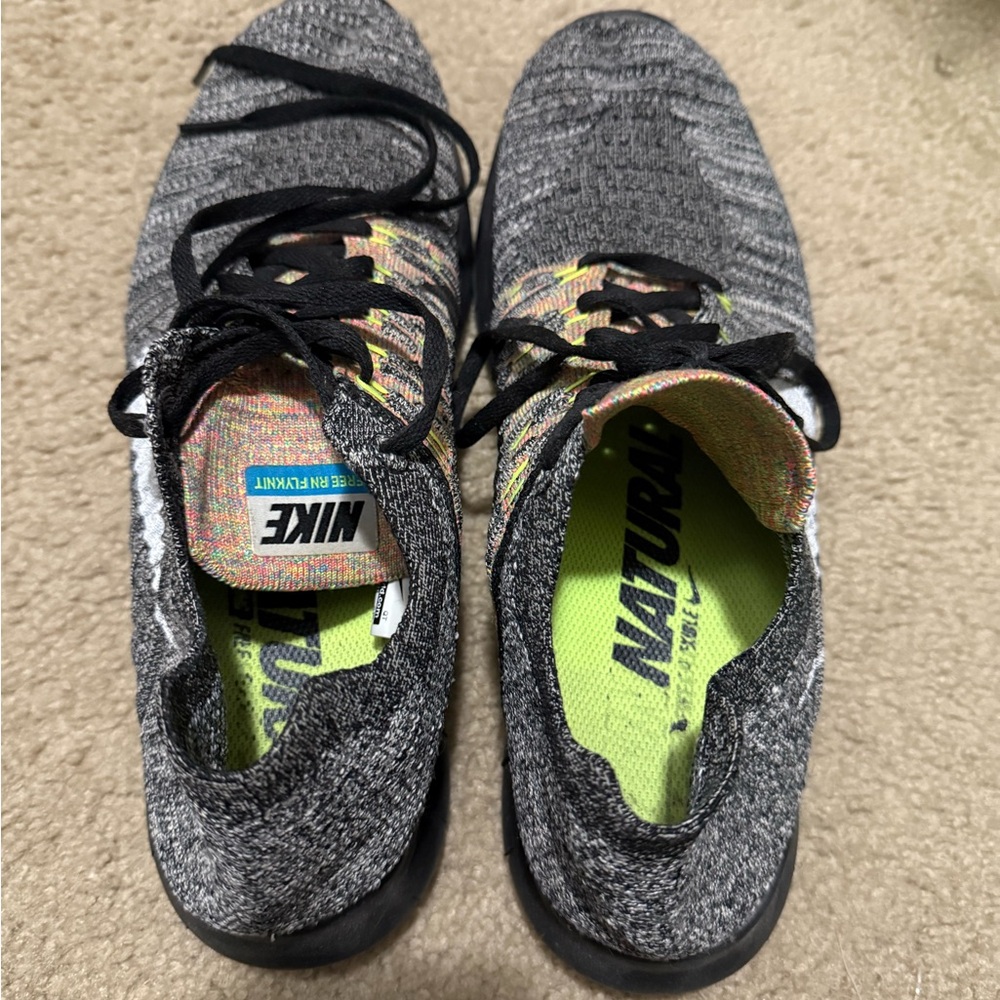 Nike Black and Multicolor Knit Running Shoes - Picture 2 of 8
